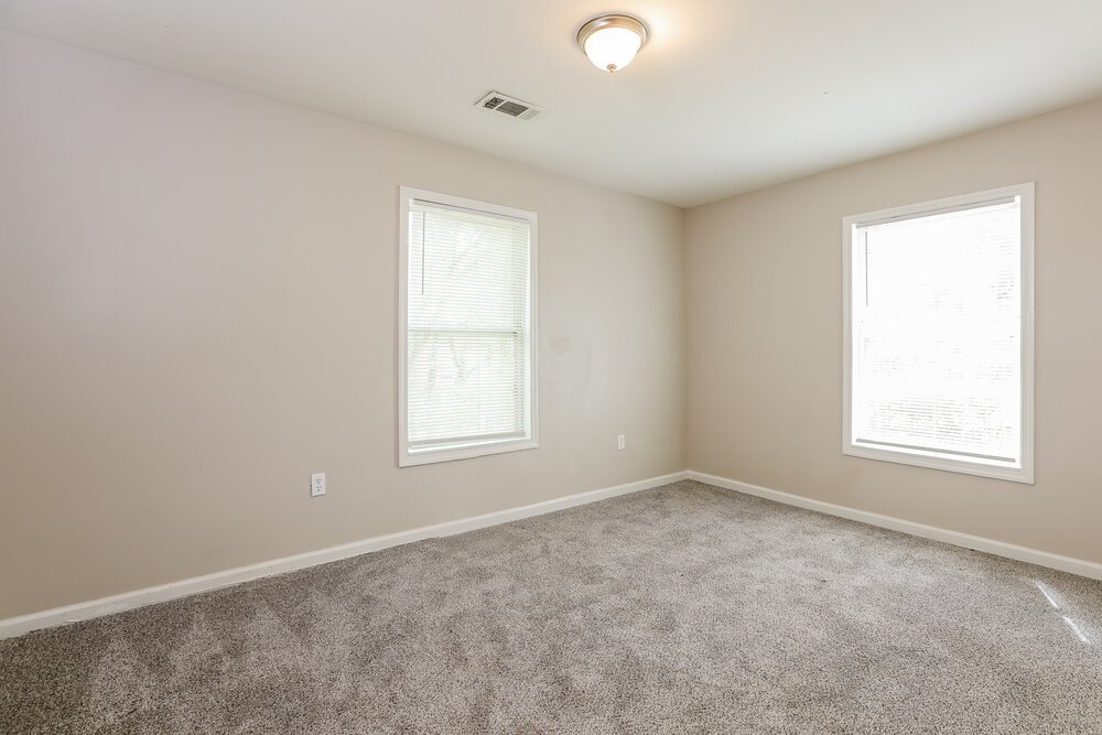3-Bed Rental on 730 Parker St photo 11