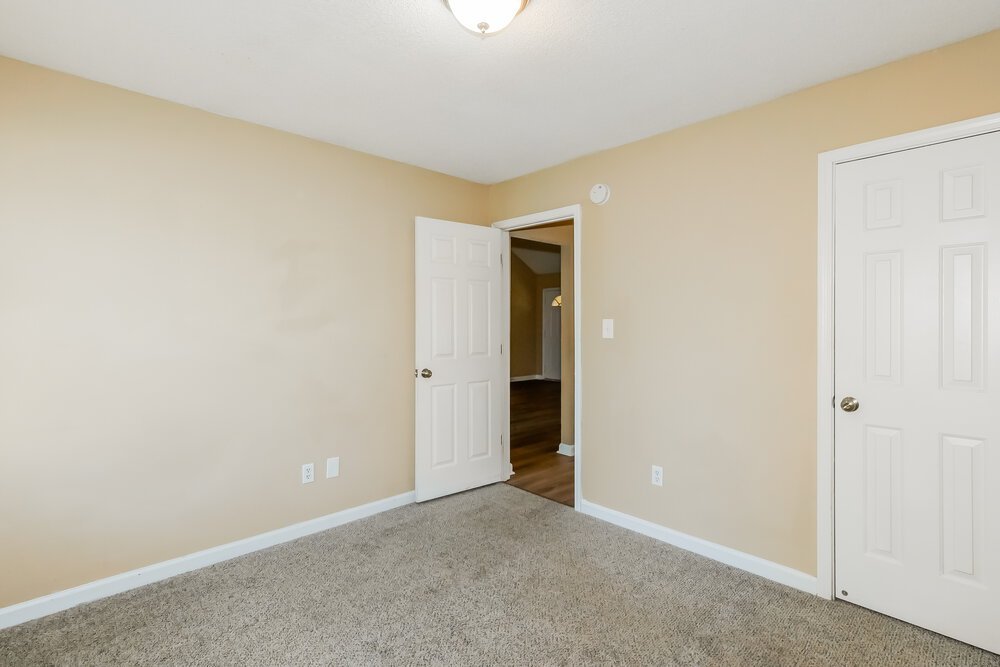 3-Bed Rental on 6916 Fox Briar photo 11
