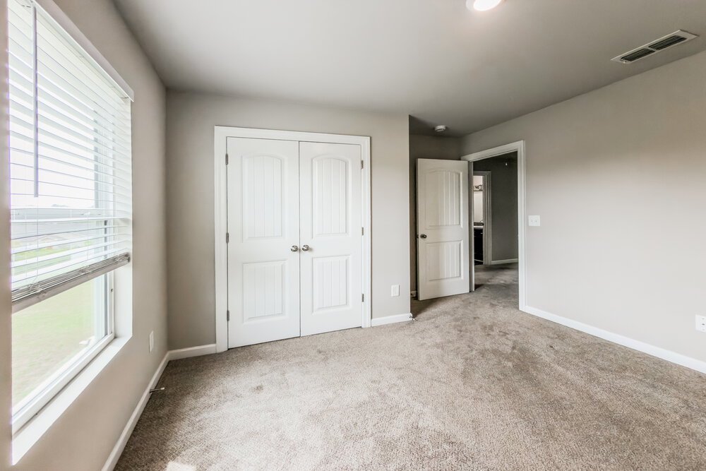 4-Bed Rental on 2240 Lismore Dr photo 11