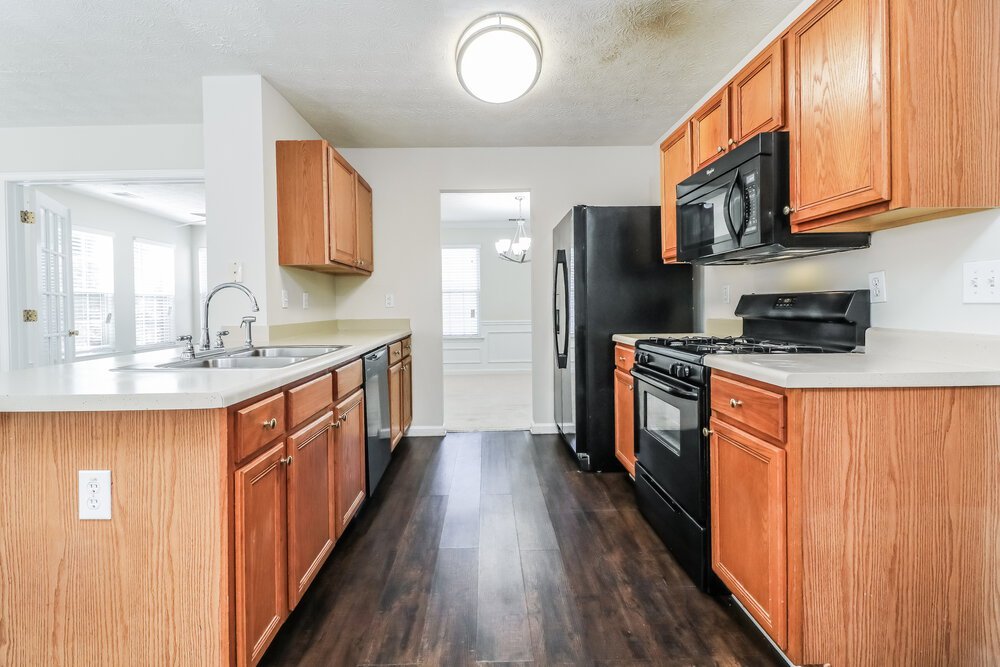 3-Bed Rental on 3425 Sandlake Dr photo 11