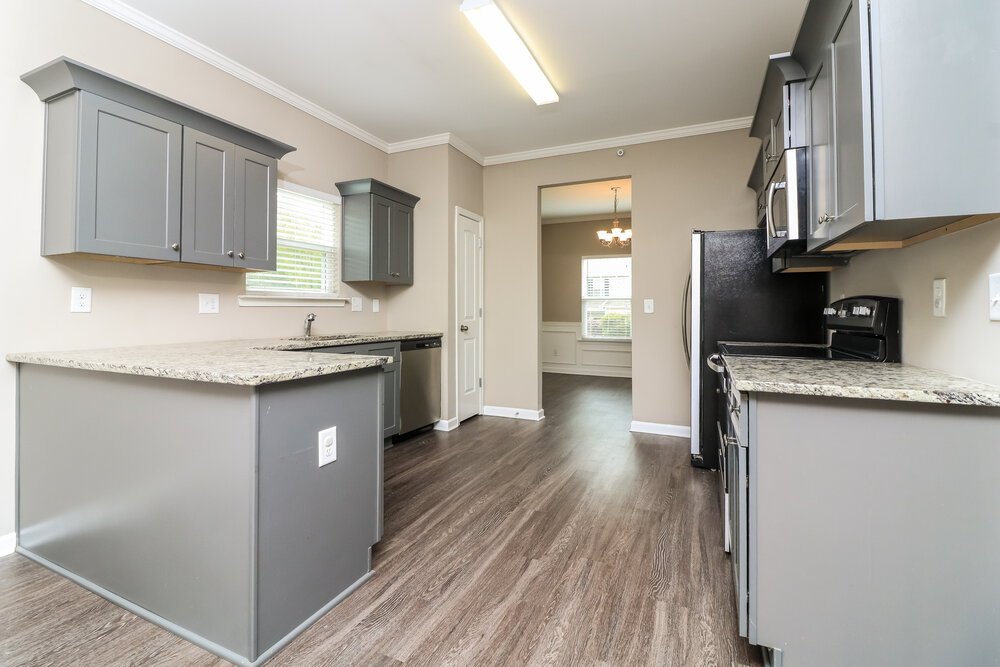 4-Bed Rental on 398 Fieldcrest Drive photo 11