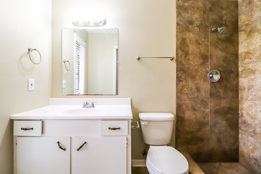 5-Bed Rental on 4784 Ross Rd photo 11