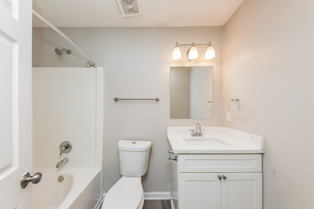 4-Bed Rental on 6953 Cave Springs photo 11