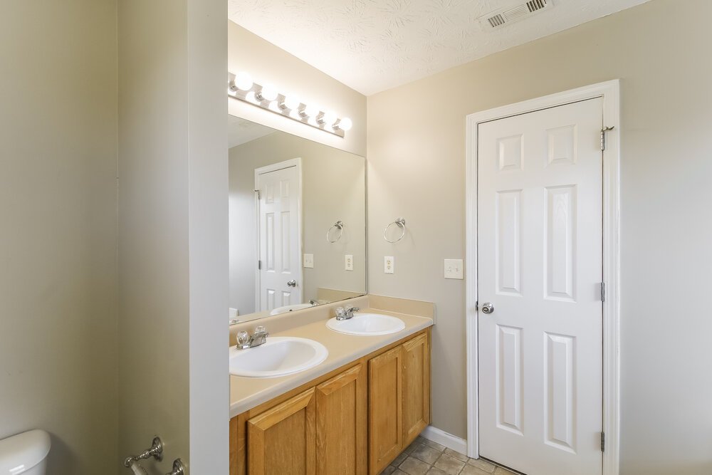 3-Bed Rental on 465 Cathedral Dr photo 11