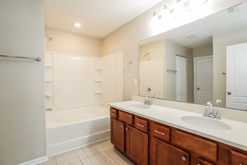 4-Bed Rental on 3514 Song Bird photo 11