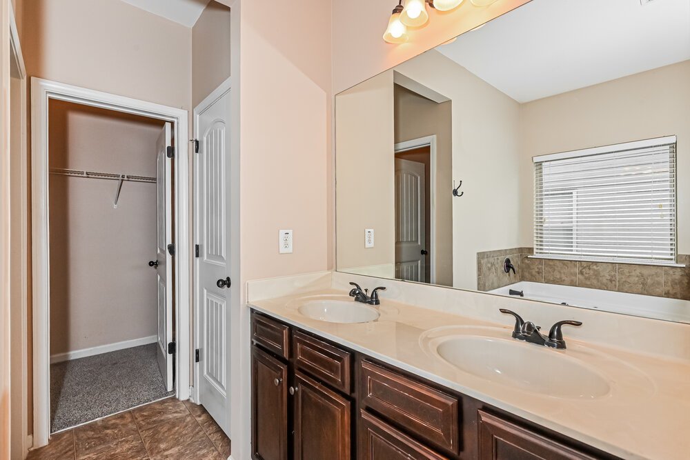 4-Bed Rental on 3858 Humber Ct photo 11