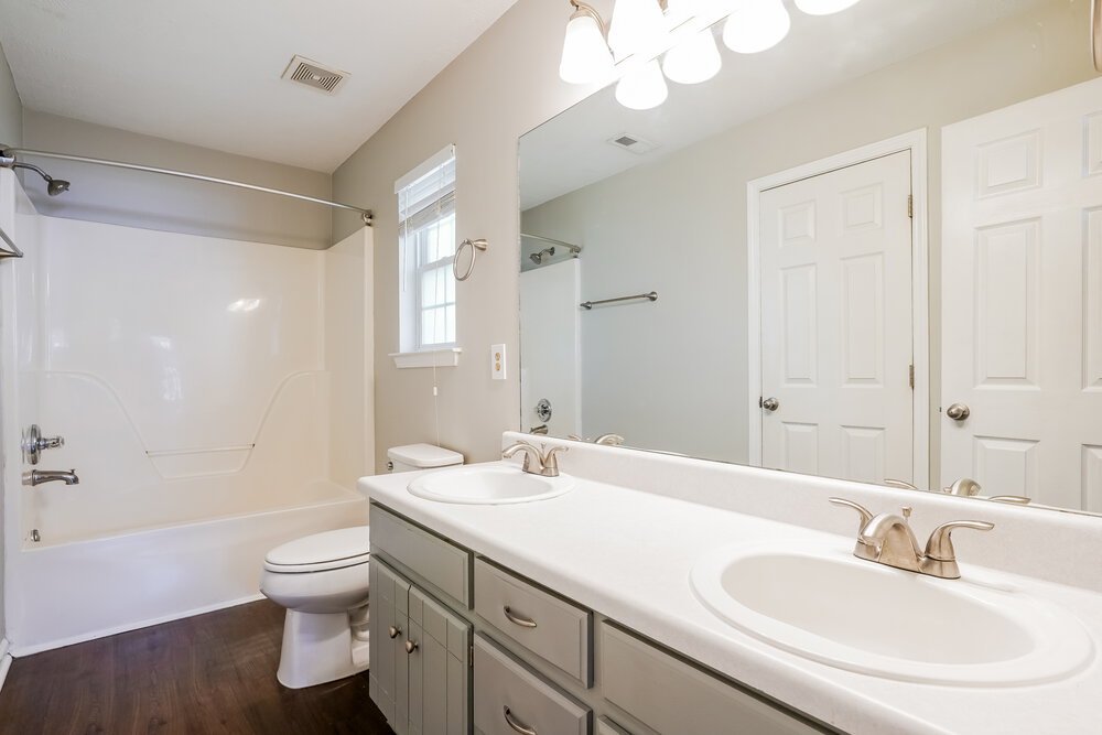 3-Bed Rental on 404 Barking Dr photo 11