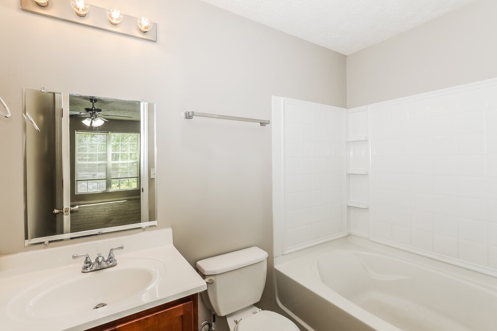 3-Bed Rental on 1902 Grove Way photo 11
