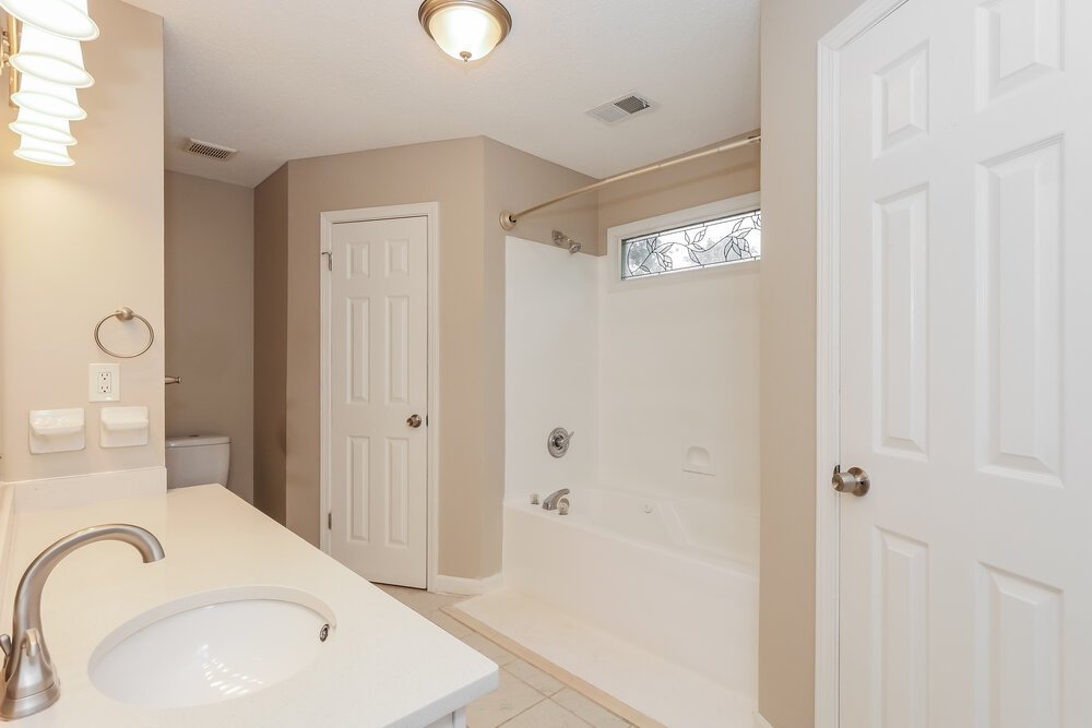 4-Bed Rental on 1040 Trappers Cv photo 11