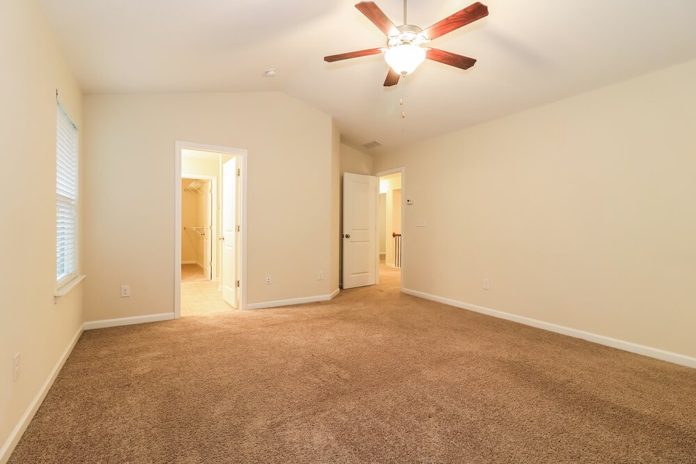 4-Bed Rental on 386 Darbys Run photo 11