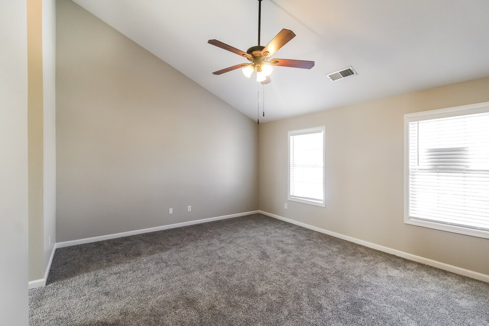 4-Bed Rental on 854 Langley View photo 11