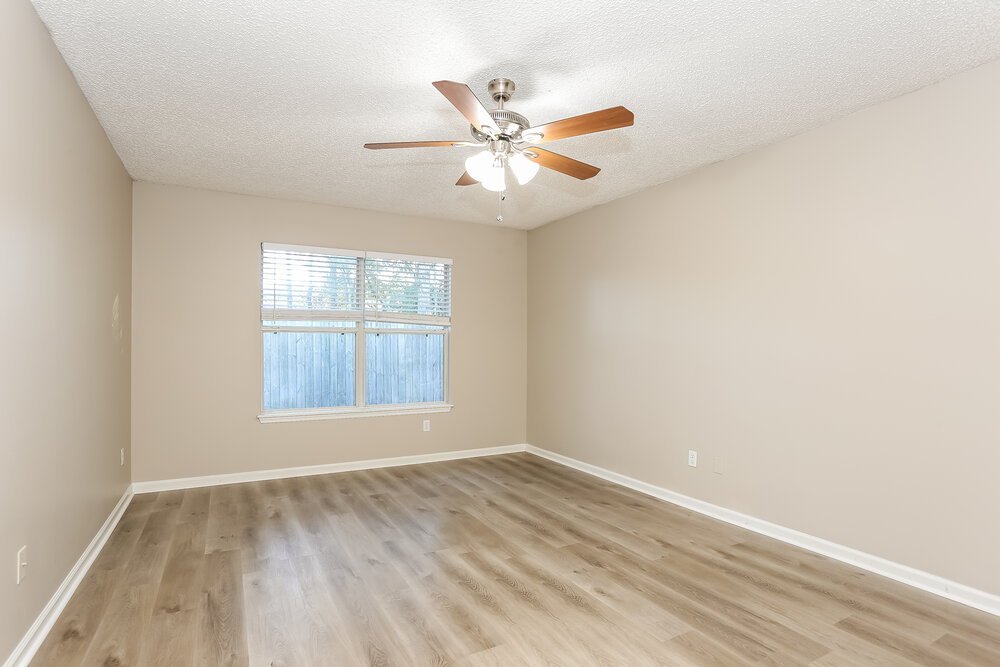 4-Bed Rental on 3476 Shelley Dr photo 11