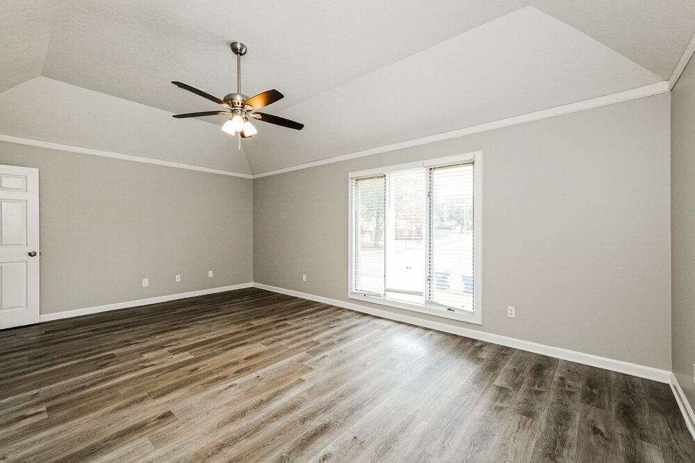4-Bed Rental on 7440 Richmond Rd photo 11