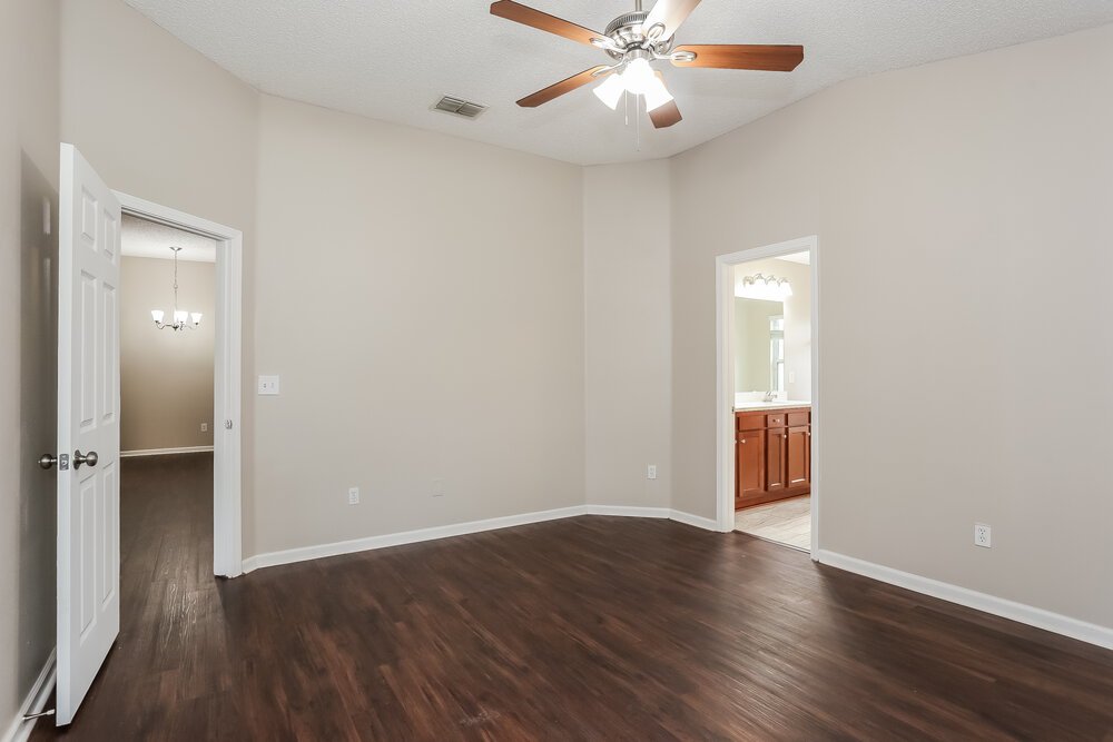 4-Bed Rental on 8628 Springtree Rd photo 11