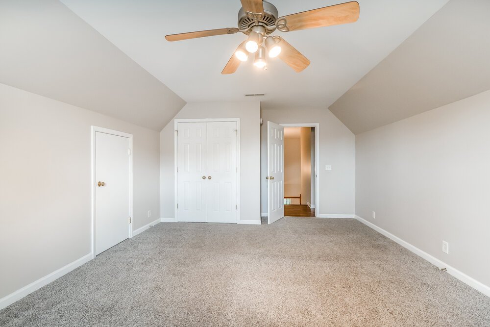 5-Bed Rental on 2137 Aberdeen Cir photo 11