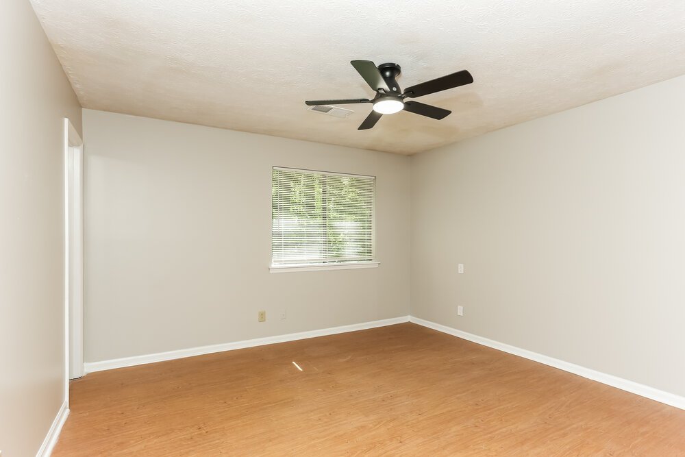 3-Bed Rental on 1582 Kings Ridge photo 11