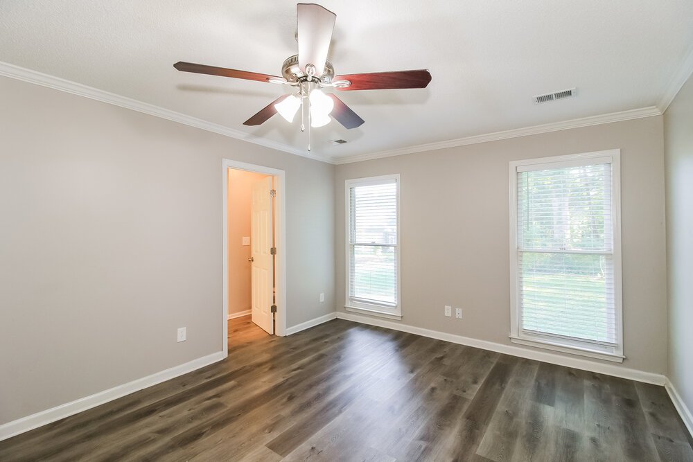 4-Bed Rental on 1001 Crown Corners photo 11