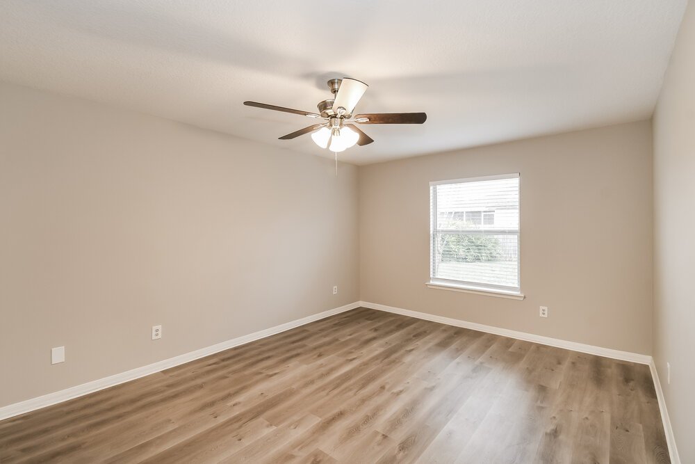 3-Bed Rental on 10161 Meadow Pointe photo 11