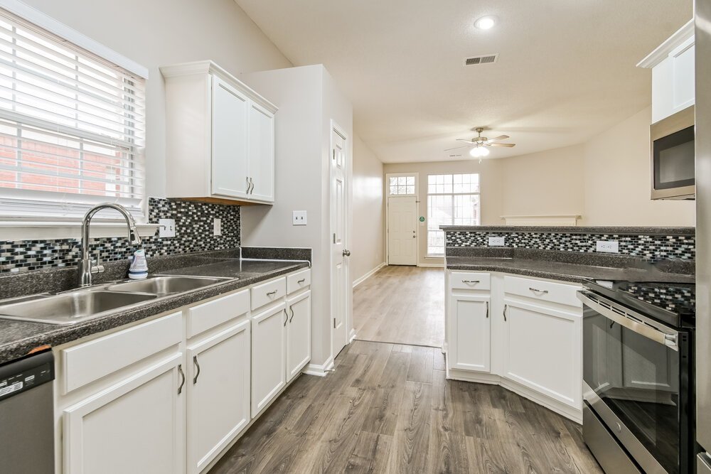 4-Bed Rental on 2752 Misty Valley photo 11