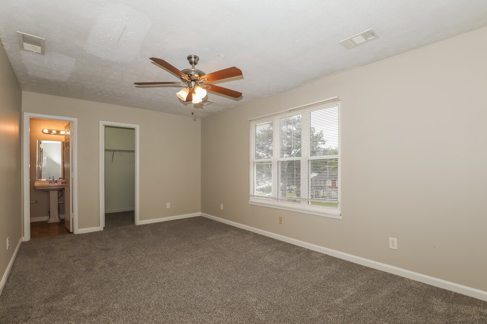 3-Bed Rental on 8194 Canyon Forge photo 11
