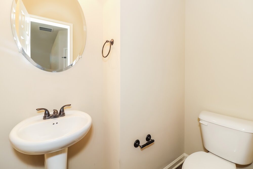 4-Bed Rental on 1305 Little Hampton photo 11