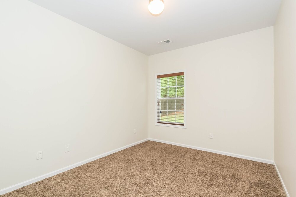 4-Bed Rental on 250 Lantana Dr photo 12