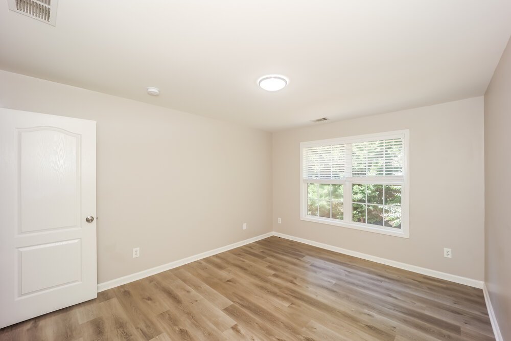 5-Bed Rental on 323 Oakhaven Way photo 12