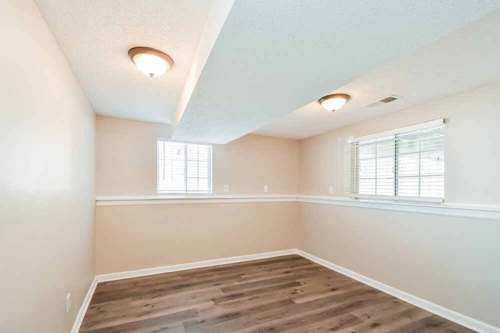 5-Bed Rental on 6815 Azalea Hill photo 12