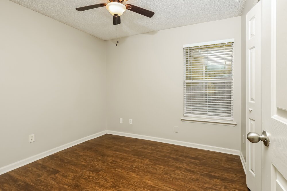 4-Bed Rental on 7811 Invermere Blvd photo 12
