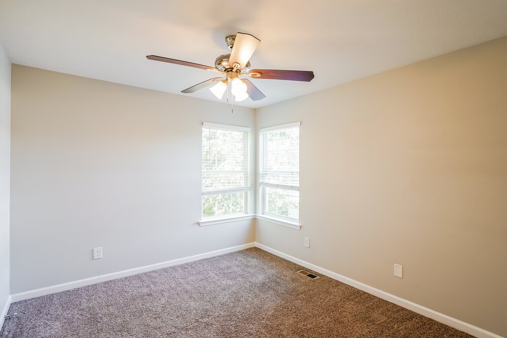 3-Bed Rental on 404 Barking Dr photo 12