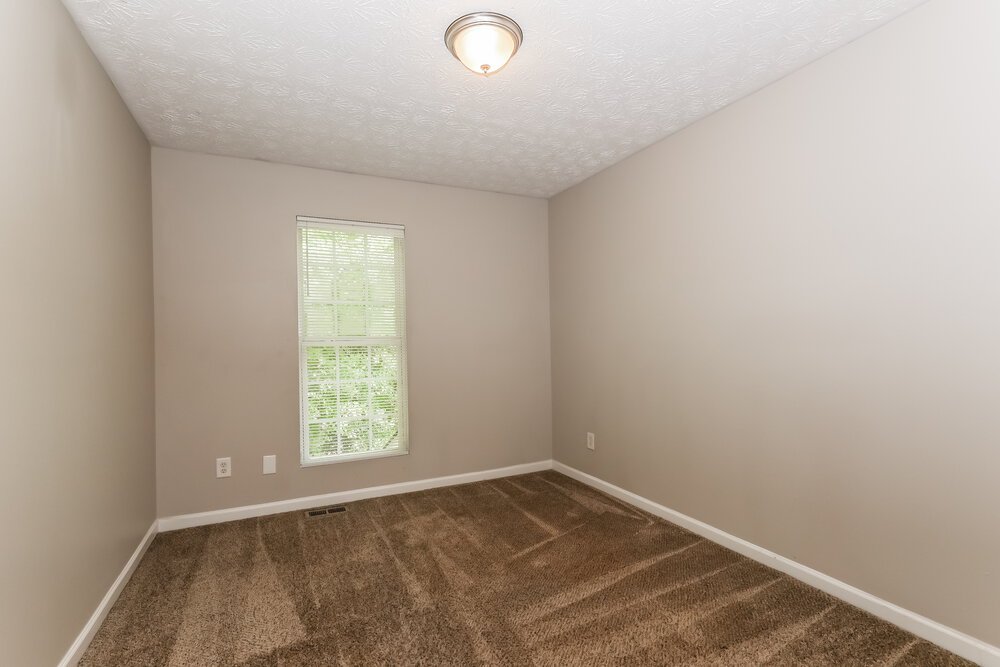 3-Bed Rental on 1902 Grove Way photo 12
