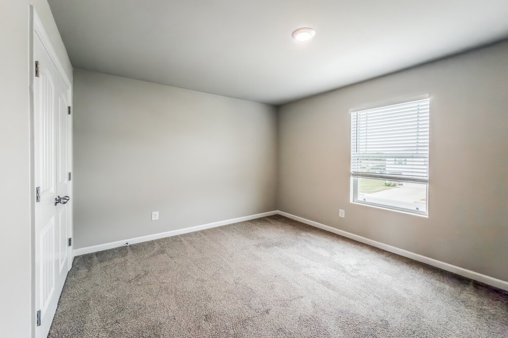 4-Bed Rental on 2240 Lismore Dr photo 12