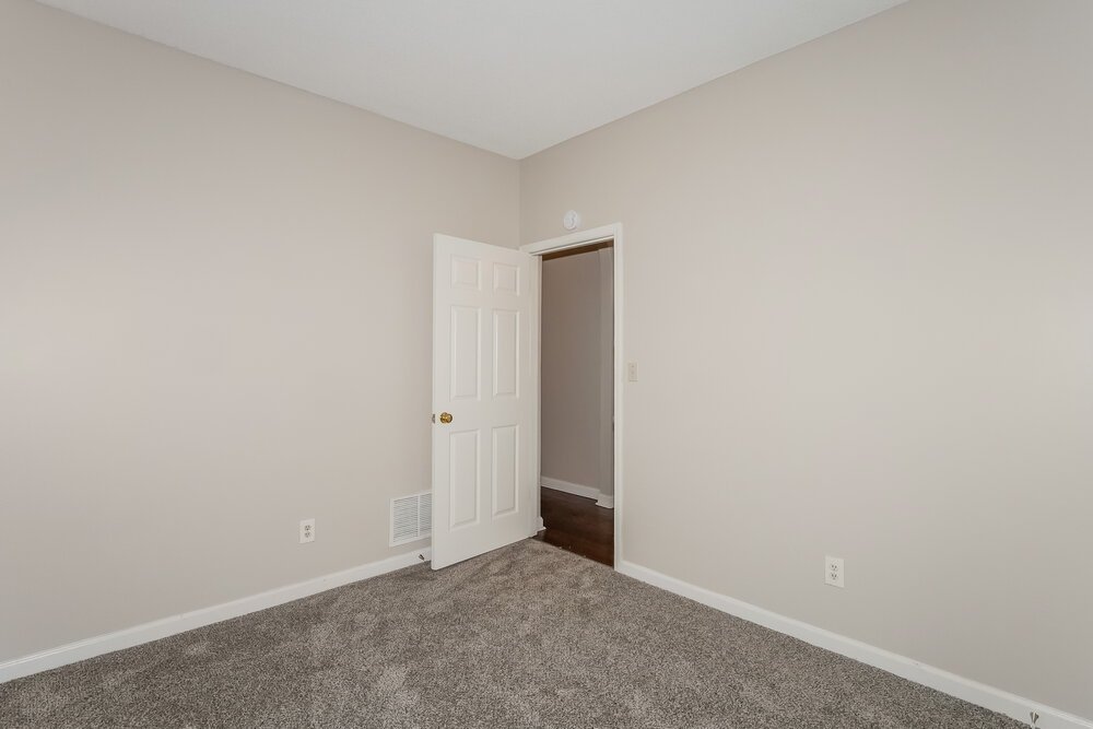 3-Bed Rental on 596 N Ericson photo 12