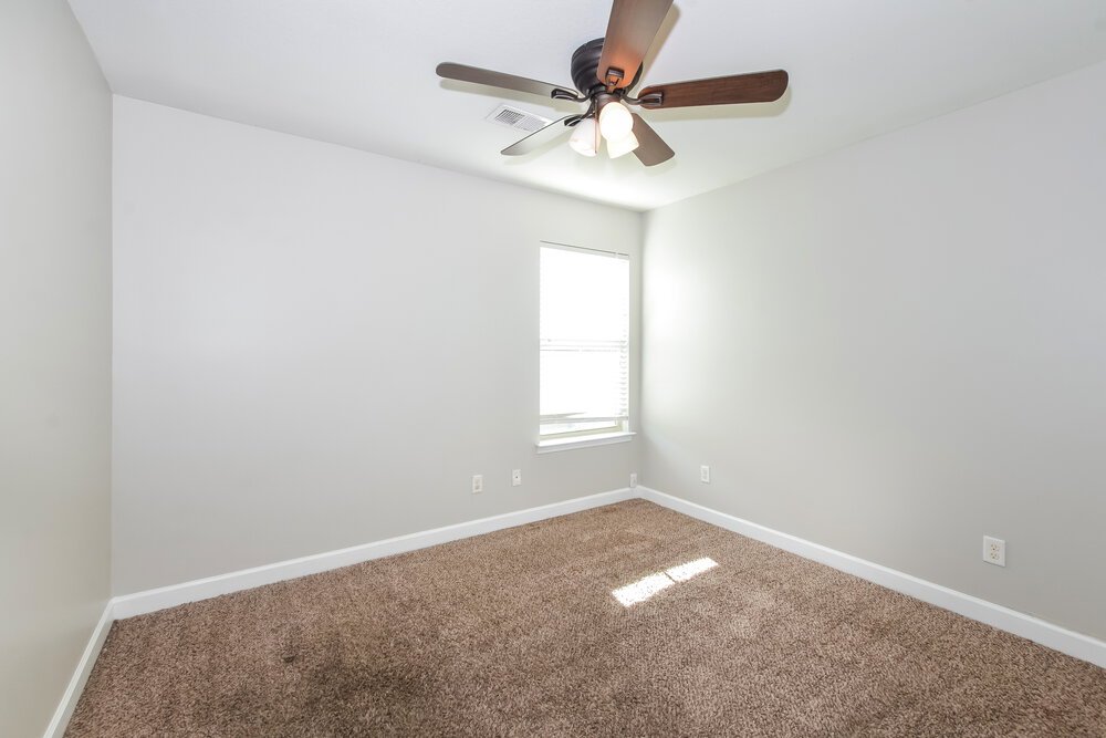 4-Bed Rental on 2674 Champion Hills photo 12