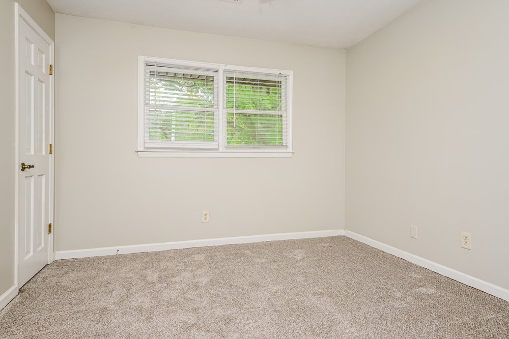 4-Bed Rental on 564 Clubhouse Dr photo 12