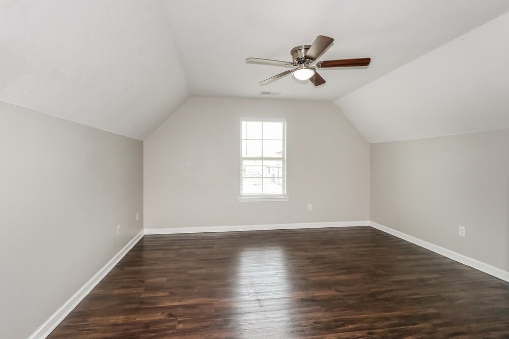 5-Bed Rental on 170 Misty Fields photo 12