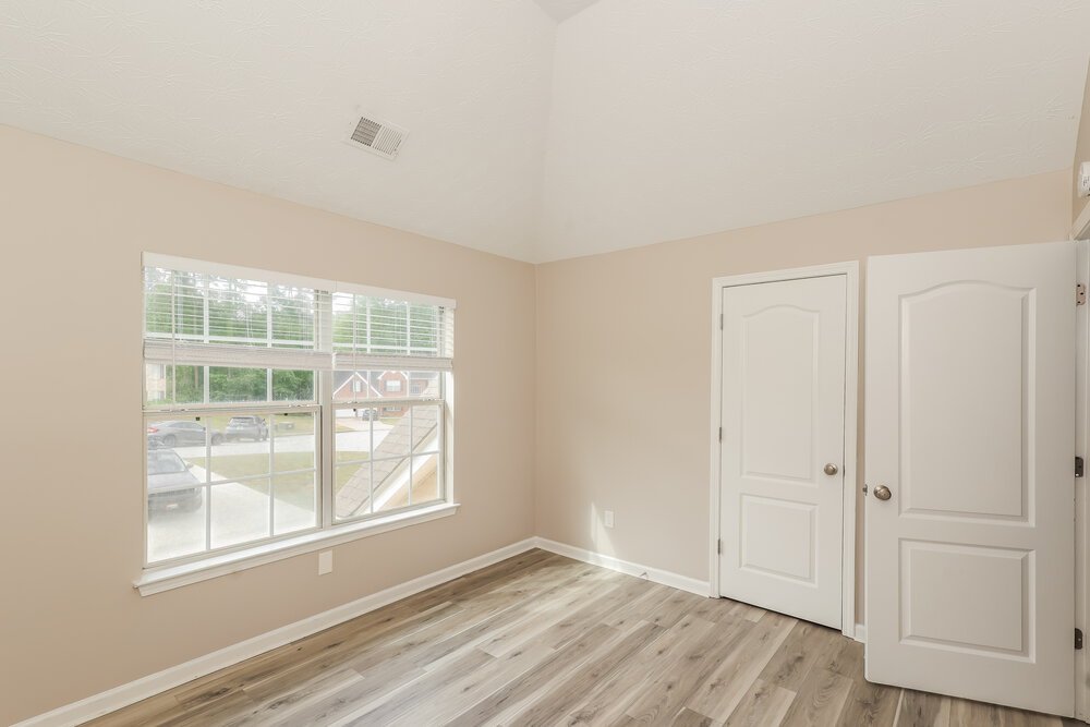 4-Bed Rental on 625 Blueangel Dr photo 12