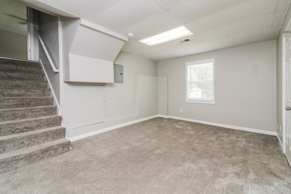 3-Bed Rental on 213 Hampton Drive photo 12