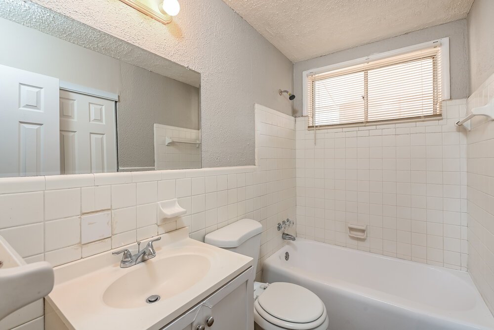 3-Bed Rental on 645 Melrose Dr photo 12
