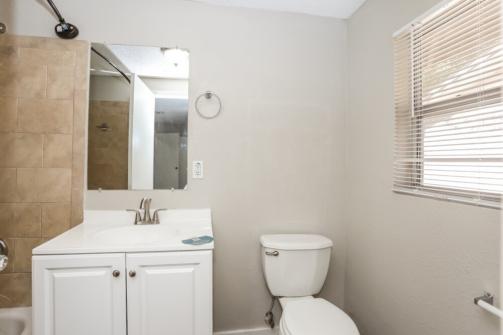 4-Bed Rental on 2839 Spring Park photo 12
