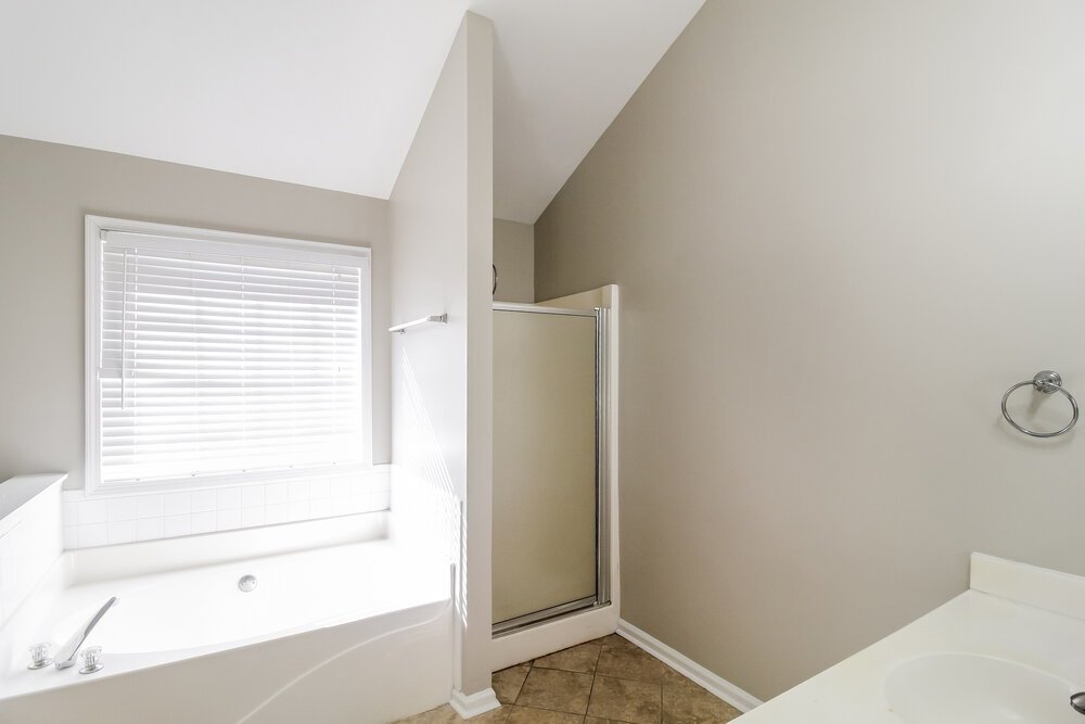 4-Bed Rental on 854 Langley View photo 12