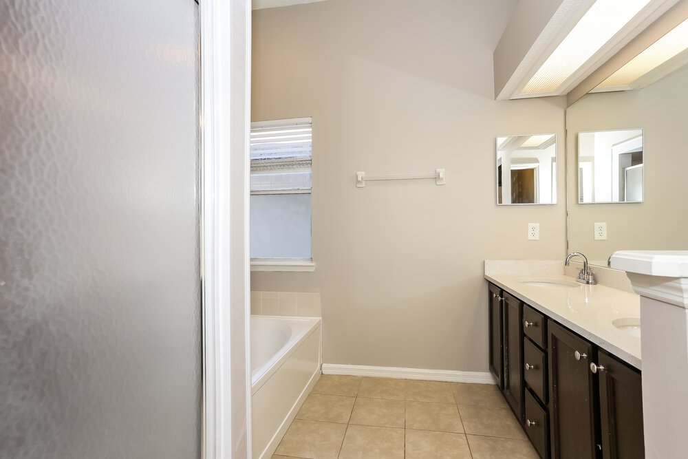 3-Bed Rental on 1455 Beecher Ln photo 12
