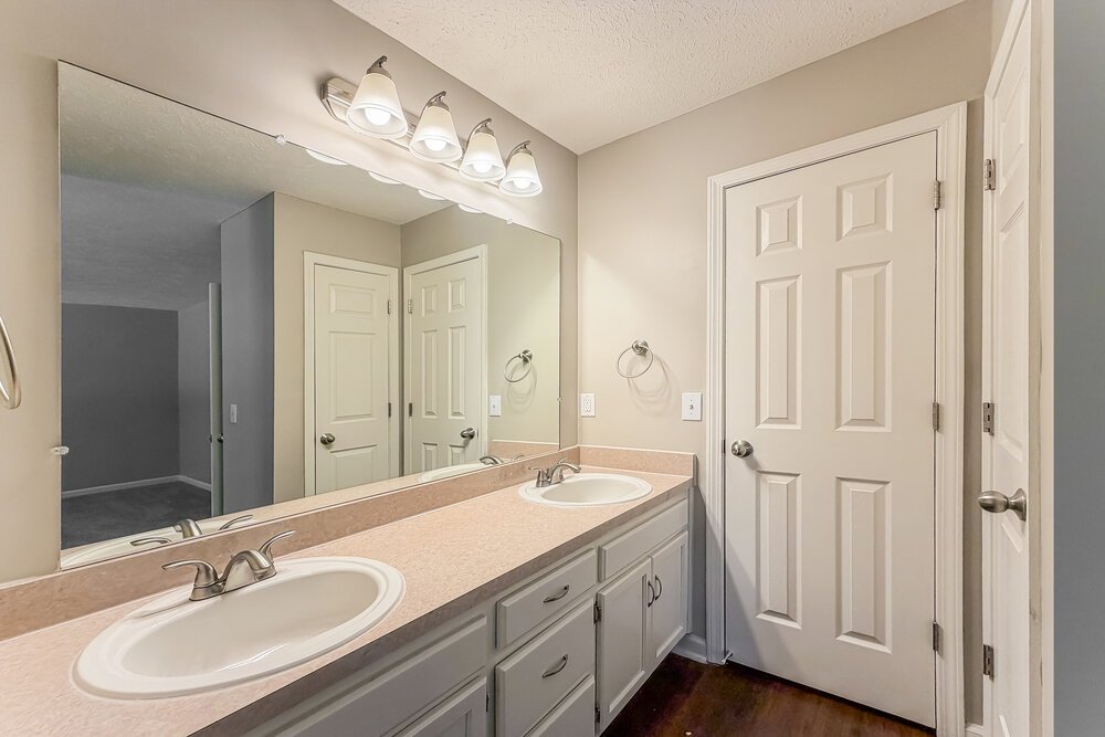 4-Bed Rental on 3134 Creekview Ln photo 12