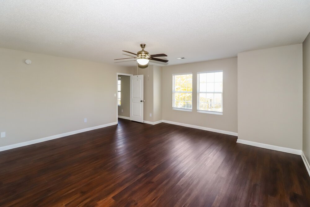 4-Bed Rental on 10071 Woodlee Cv photo 12