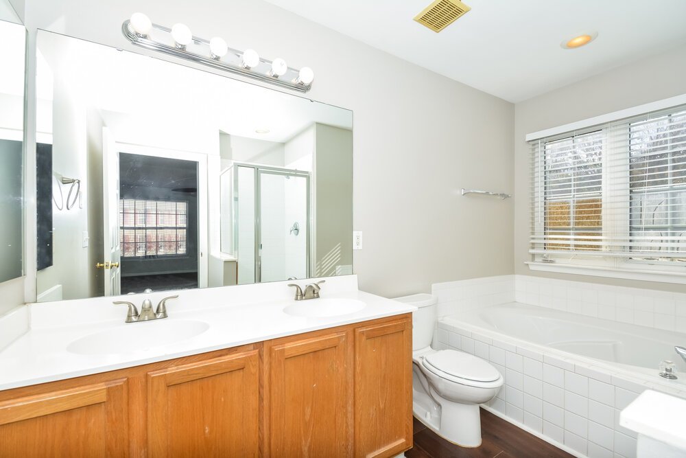 4-Bed Rental on 1437 Timber Ridge photo 12