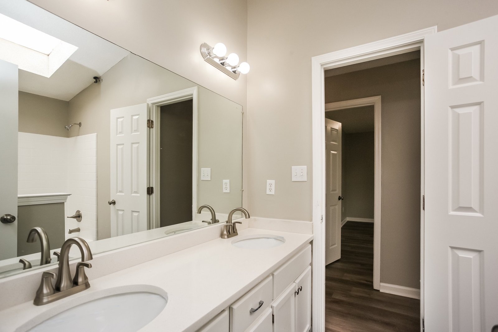 4-Bed Rental on 4466 Dawn Oaks photo 12