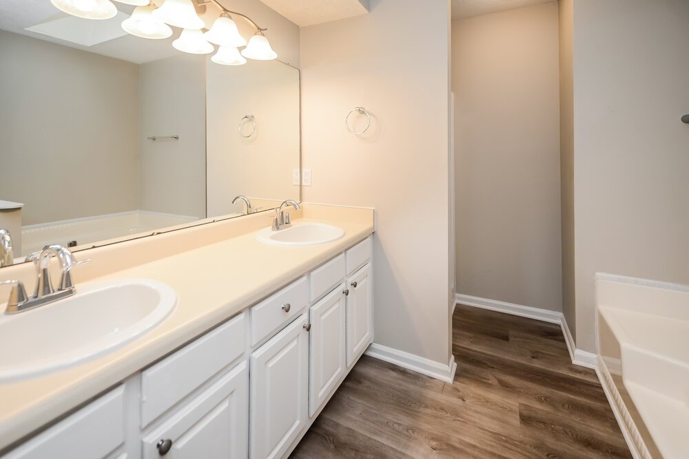 3-Bed Rental on 1658 Eric Cir photo 12