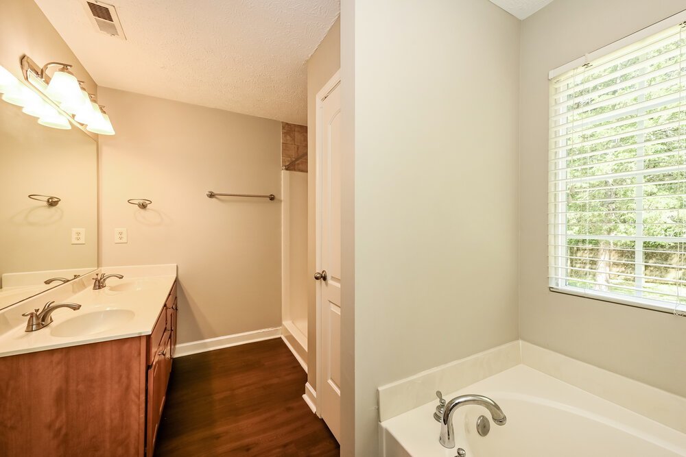 4-Bed Rental on 1127 Sunnycrest Ct photo 12