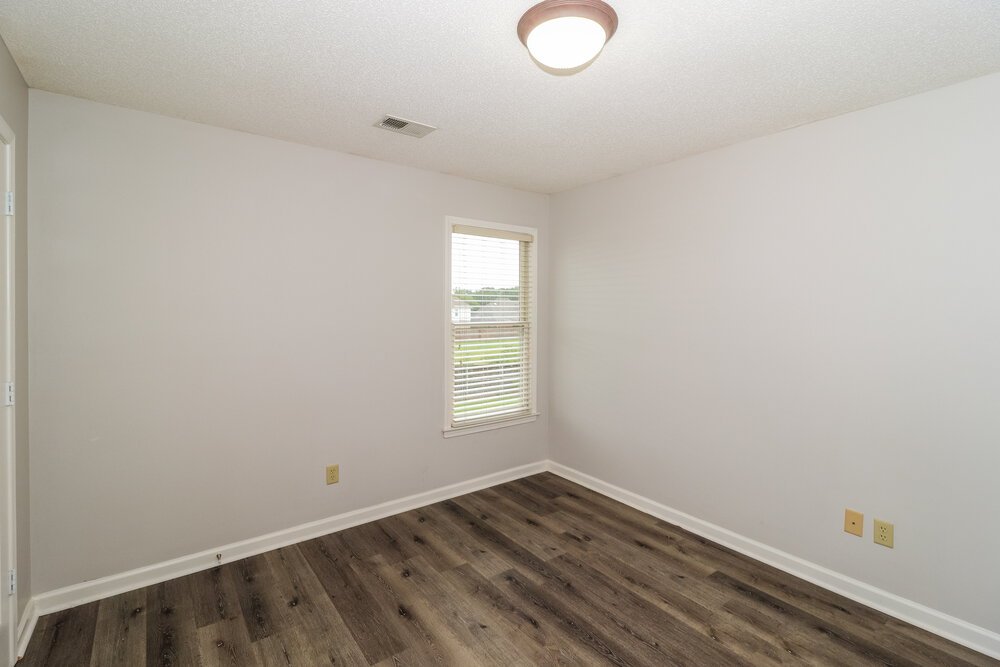 4-Bed Rental on 5053 Winberry St photo 13