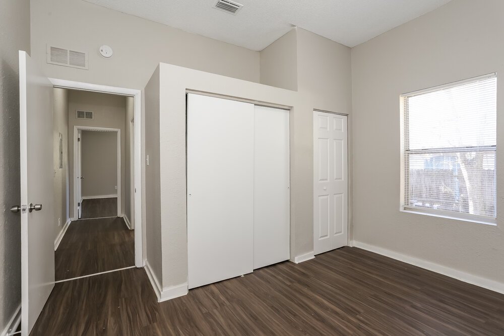 4-Bed Rental on 2839 Spring Park photo 13